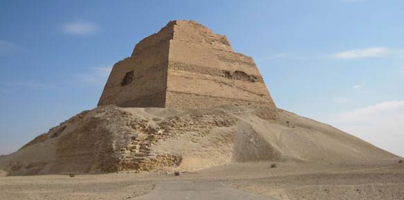 Медумская пирамида Снофру