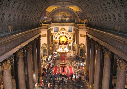 Внутри Казанского собора